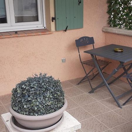 Maisonnette Au Pied De La Garrigue Villa Bernis Eksteriør bilde