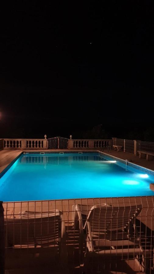 Maisonnette Au Pied De La Garrigue Villa Bernis Eksteriør bilde