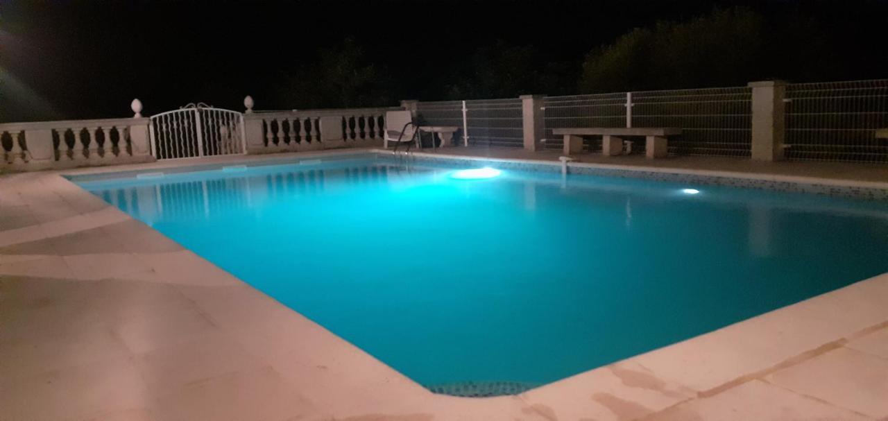 Maisonnette Au Pied De La Garrigue Villa Bernis Eksteriør bilde